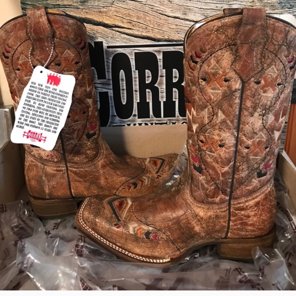Corral Vintage Boots NWT